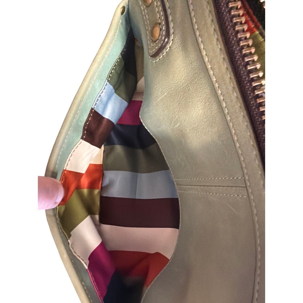 Authentic Coach Legacy Two Toned Leigh Purse. - Picture 5 of 11